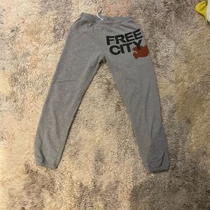 Free city sweatpants